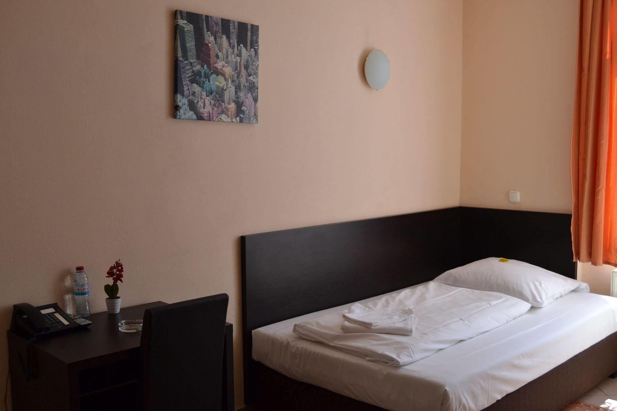 Angel Hotel Frankfurt am Main Dış mekan fotoğraf